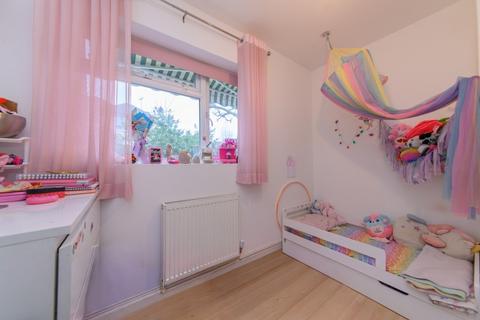 2 bedroom flat for sale, ALYTH GARDENS, LONDON, NW11