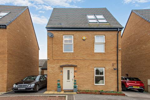 4 bedroom detached house for sale, Gresley Wood Court, Ossett WF5