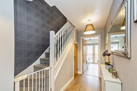 4 bedroom detached house for sale, Gresley Wood Court, Ossett WF5