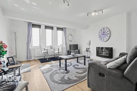 1 bedroom apartment for sale, Marine Parade West, Clacton-On-Sea