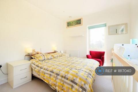 2 bedroom flat to rent, Sireen Apartments, London, E3