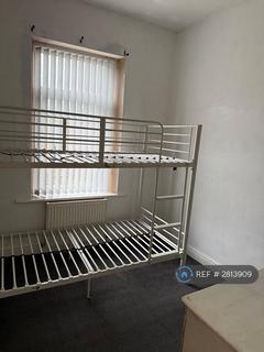 2 bedroom terraced house to rent, Blackhouse Road, Huddersfield, HD2