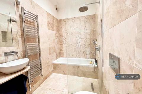 2 bedroom flat to rent, Hampstead Lane, London, N6