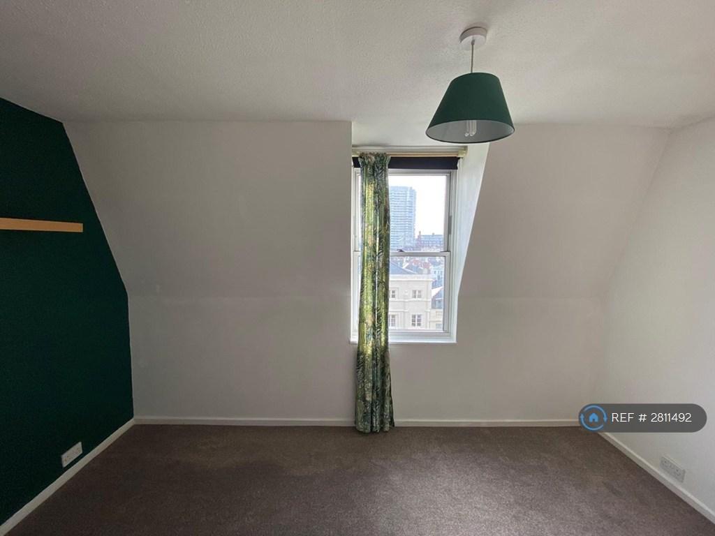 Large Double Bedroom, With Lovely Natural Light