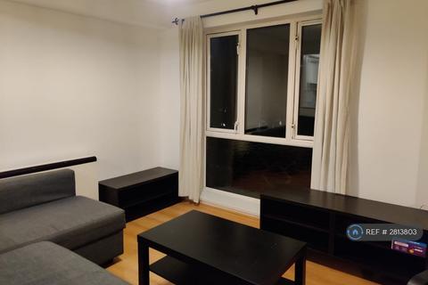 2 bedroom flat to rent, Muggeridge Close, South Croydon, CR2