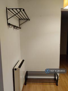 2 bedroom flat to rent, Muggeridge Close, South Croydon, CR2