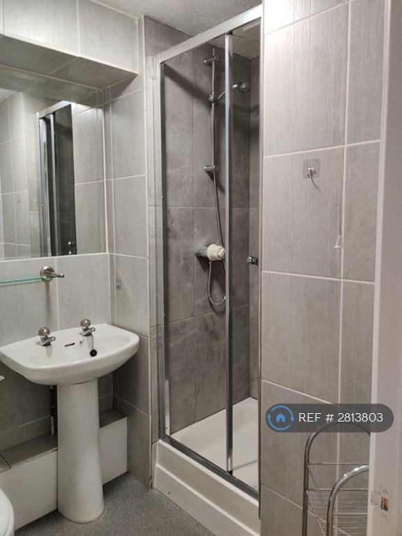 Esuite Shower Room