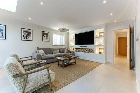 4 bedroom detached house for sale, New Road, Pamber Green, RG26