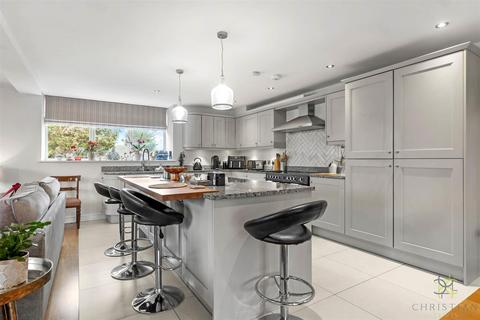4 bedroom end of terrace house for sale, Stratford-Upon-Avon CV37