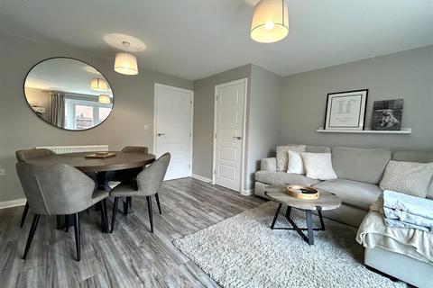 3 bedroom semi-detached house for sale, Walnut Drive, Chippenham