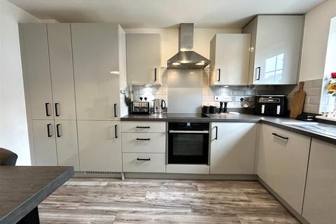 3 bedroom semi-detached house for sale, Walnut Drive, Chippenham