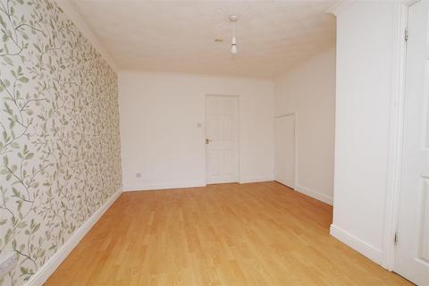 2 bedroom terraced house to rent, Beddington Court, Swindon SN3