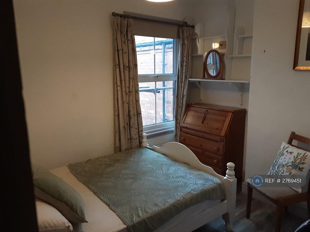 Double Room With Desk Drawers Chair