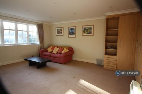 undefined, Ridgeway, Horsell, GU21