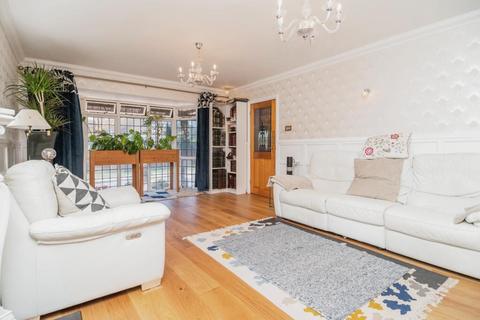 4 bedroom detached house for sale, Waarden Road, Canvey Island SS8