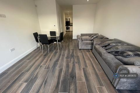 2 bedroom penthouse to rent, Warham Road, South Croydon, CR2
