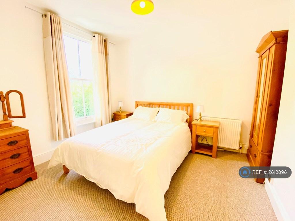 King Bedroom 2