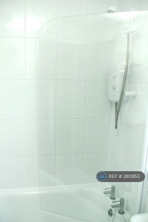 Bath With Shower