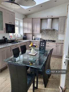 5 bedroom terraced house to rent, Chadwell Heath Lane, Romford, RM6