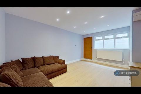 1 bedroom flat to rent, Garratt Lane, London, SW18