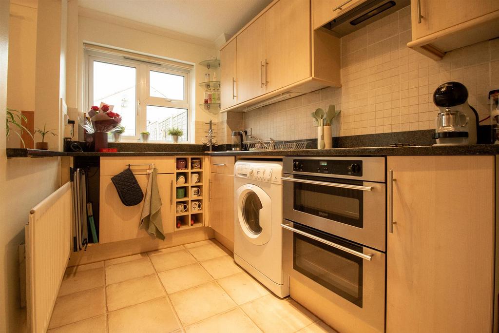31 Cedar Way - Kitchen-2.jpg