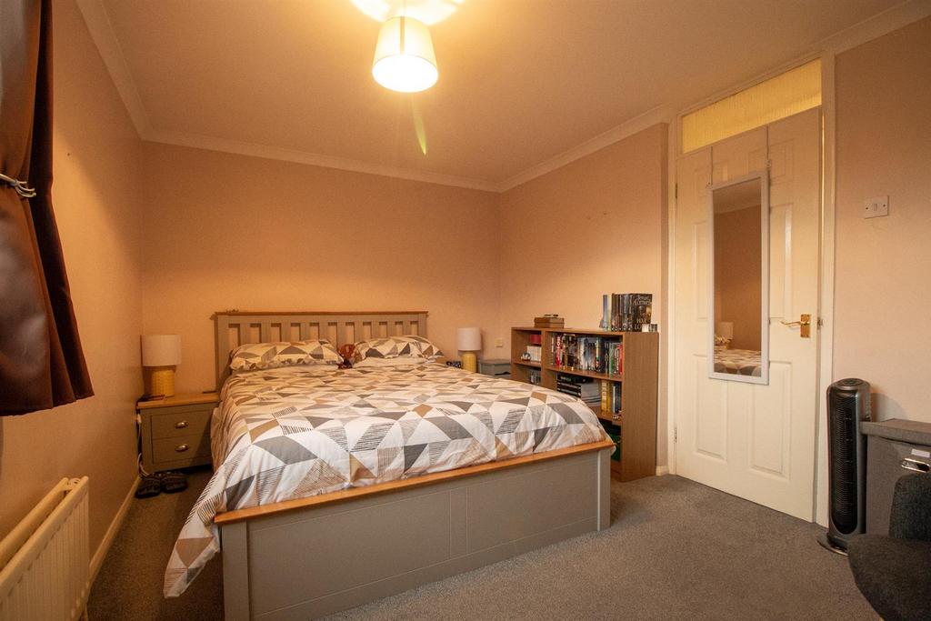 31 Cedar Way - Bedroom.jpg