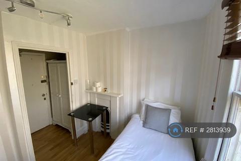1 bedroom in a house share to rent, Holland Road, London, W14