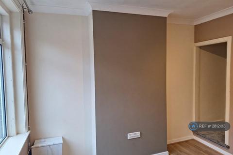 2 bedroom terraced house to rent, Fenpark Road, Stoke-On-Trent, ST4