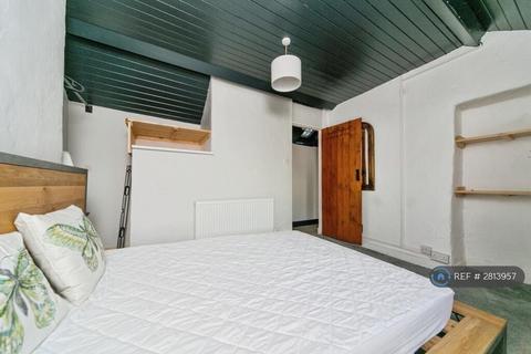 undefined, Bryn Golau, Abergele, LL22