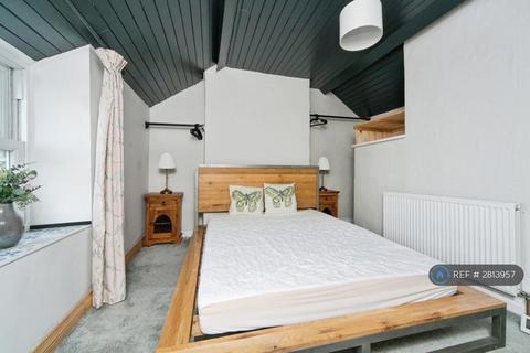 undefined, Bryn Golau, Abergele, LL22