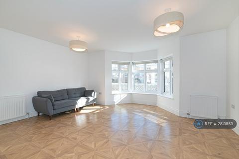 undefined, Dukes Avenue, New Malden, KT3