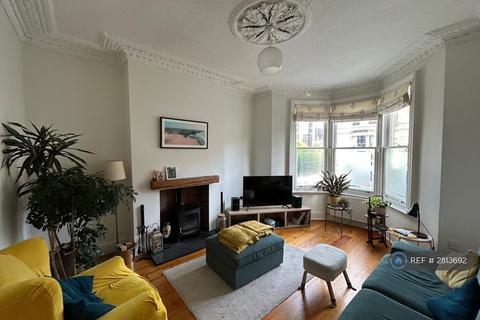3 bedroom terraced house to rent, North Road, Bristol, BS6