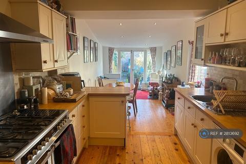3 bedroom terraced house to rent, North Road, Bristol, BS6