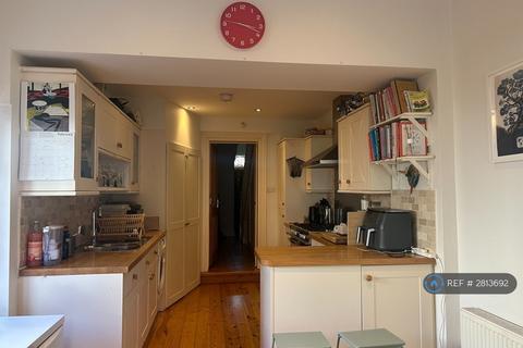 3 bedroom terraced house to rent, North Road, Bristol, BS6