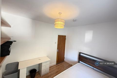 1 bedroom in a house share to rent, Crofton Road, London, E13