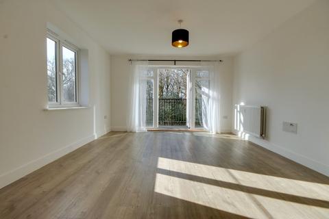 2 bedroom flat for sale, Renfields, Henry House, RH16