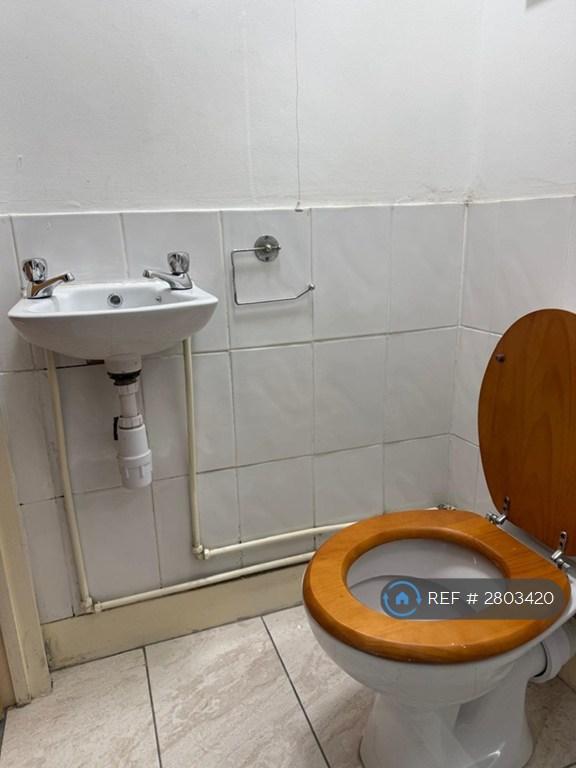 Room 1 (Ensuite)