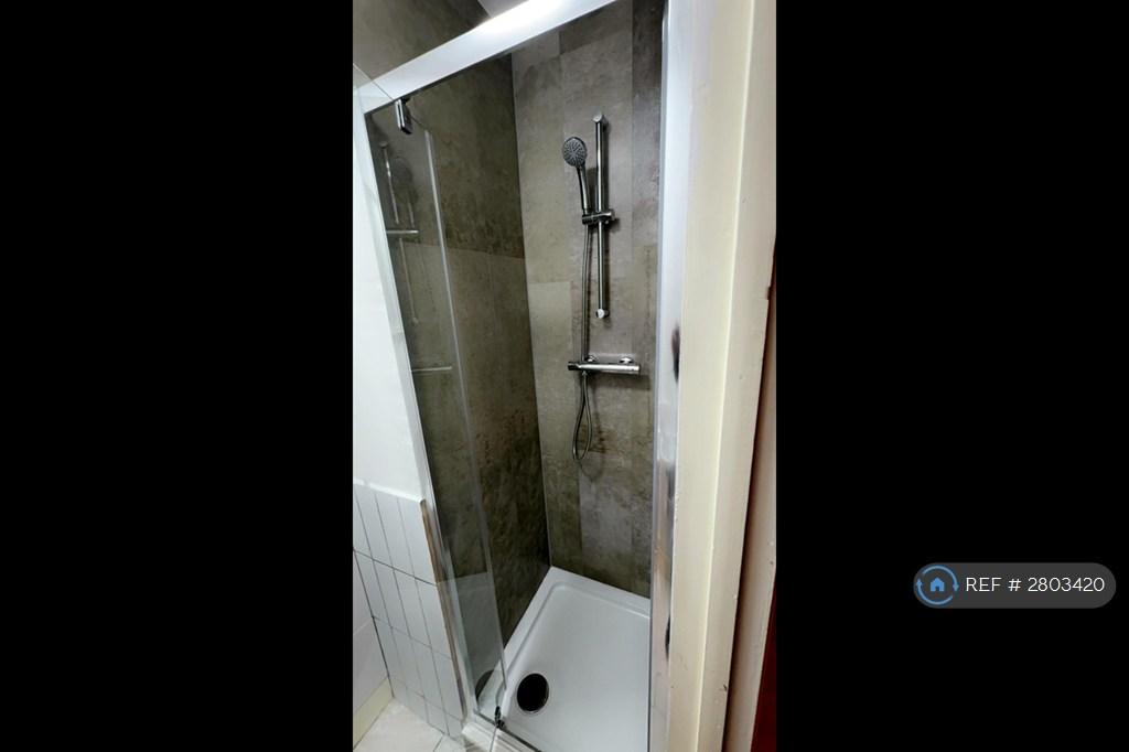 Room 1 (Ensuite)