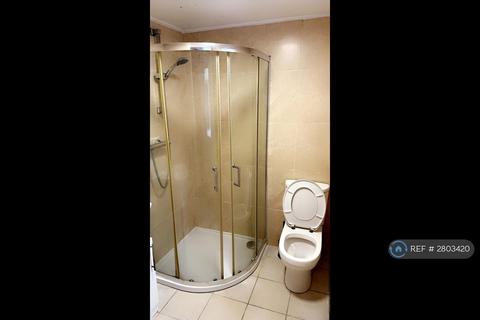 1 bedroom in a house share to rent, Burgess Road, Rochester, ME2