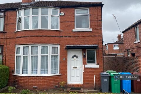 4 bedroom semi-detached house to rent, Finchley Road, Manchester, M14