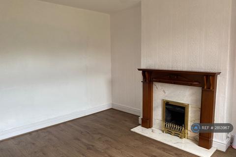 4 bedroom semi-detached house to rent, Finchley Road, Manchester, M14