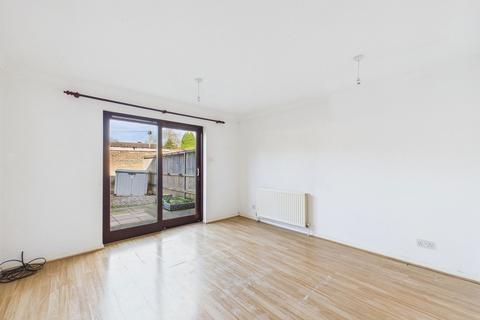 2 bedroom terraced house for sale, Fishers Court, Horsham RH12