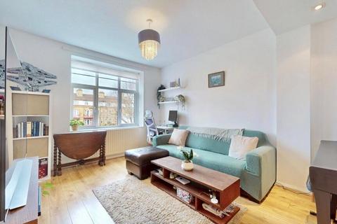 2 bedroom flat for sale, Odessa Street, London, SE16