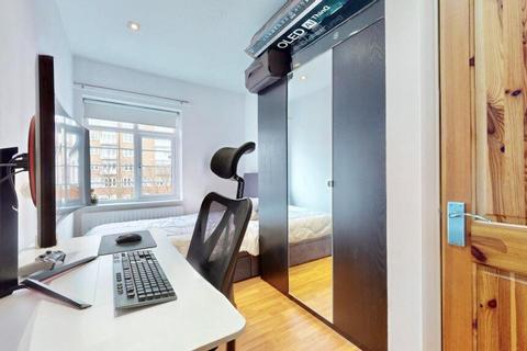 2 bedroom flat for sale, Odessa Street, London, SE16