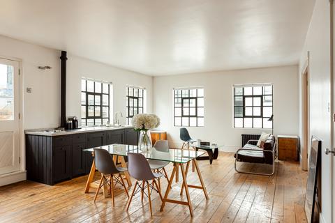 2 bedroom flat for sale, Hoxton Square III, London N1