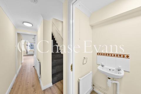 2 bedroom flat to rent, Schooner Close, Isle Of Dogs, London, E14