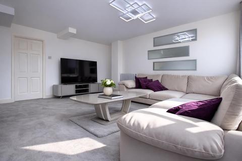 2 bedroom maisonette for sale, Watling Court,High Street, Elstree