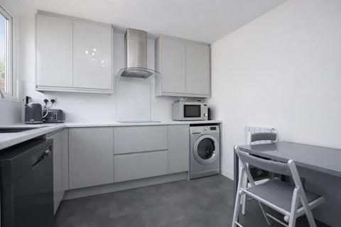 2 bedroom maisonette for sale, Watling Court,High Street, Elstree