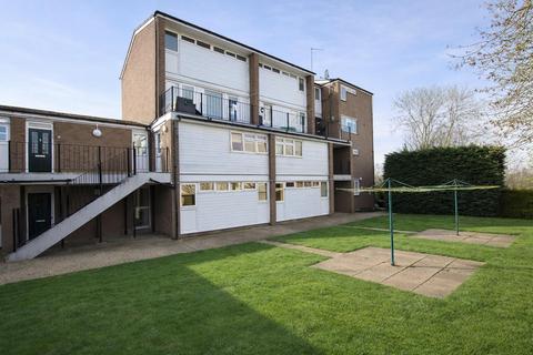 2 bedroom maisonette for sale, Watling Court,High Street, Elstree