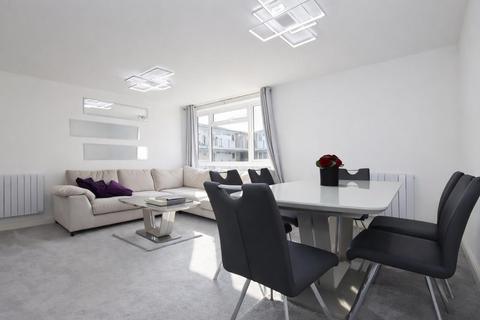 2 bedroom maisonette for sale, Watling Court,High Street, Elstree